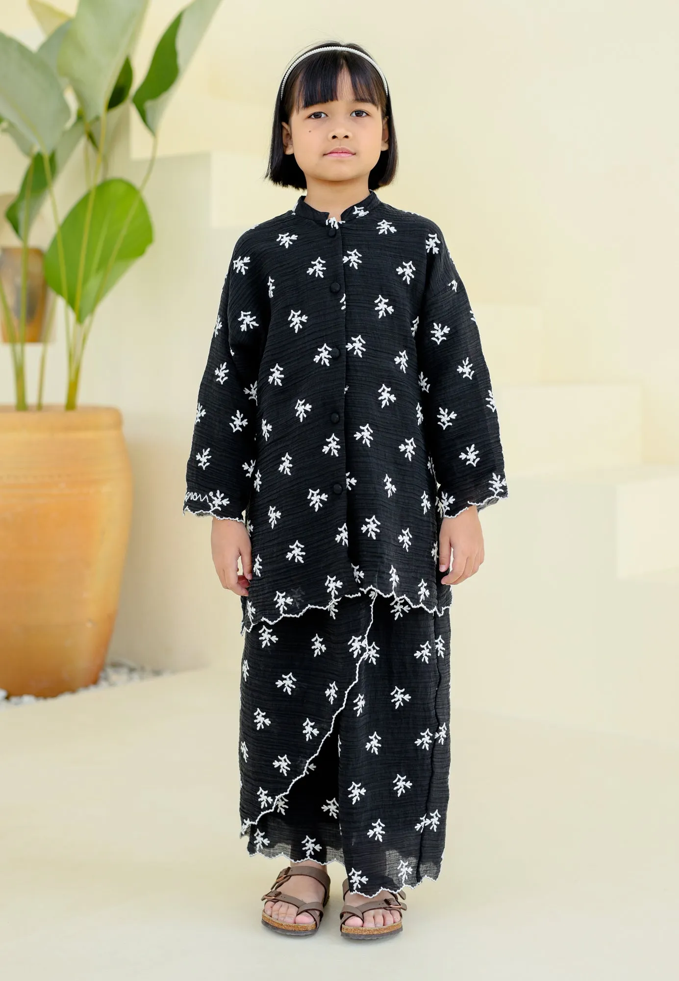 Bertemu Girl (Black)