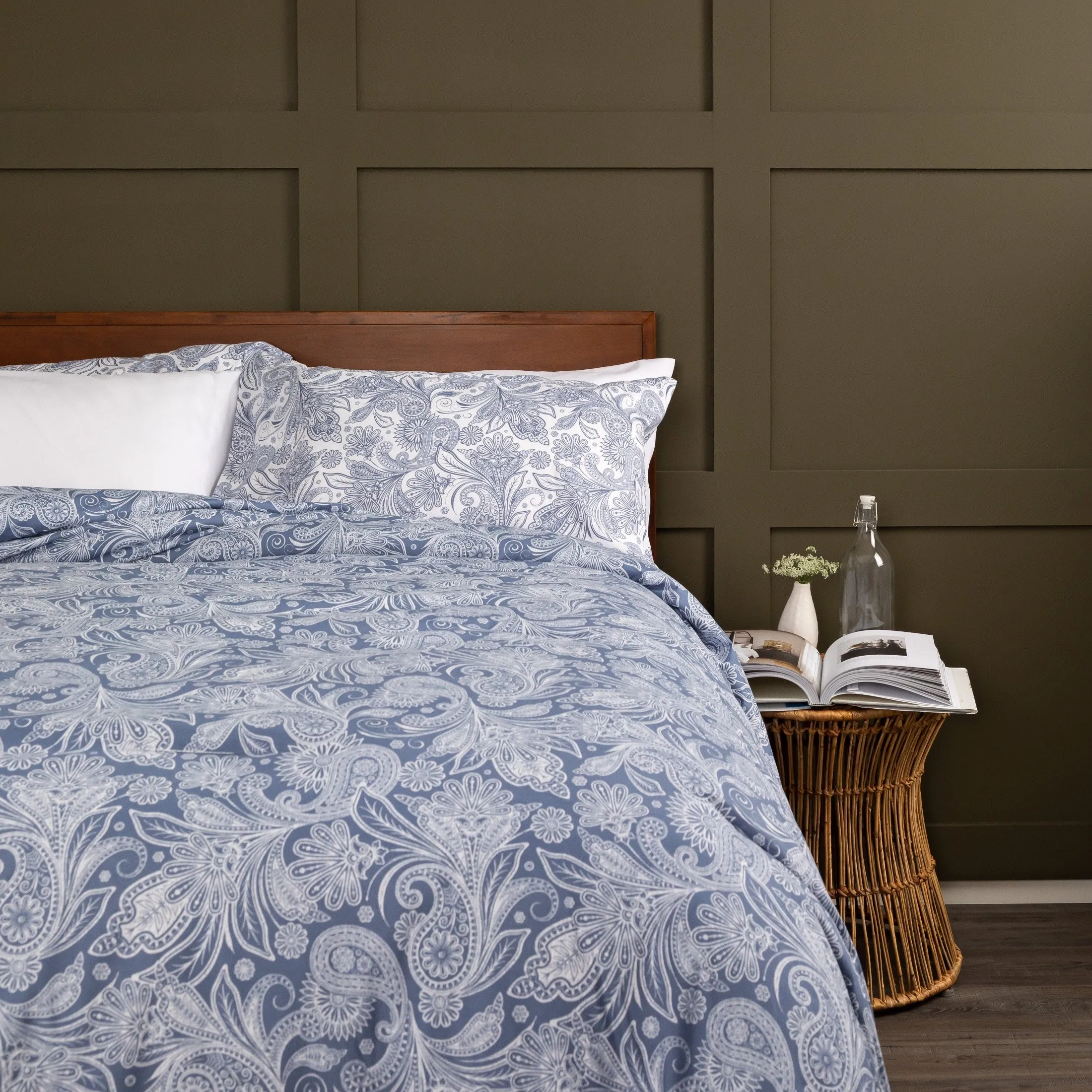 Perfect Paisley Reversible Comforter Set